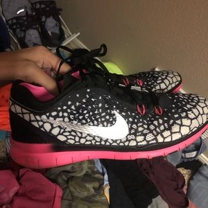 Nike free tr fit 5 pink/black